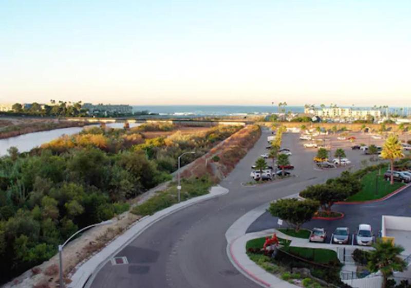 فندق Harbor Inn & Suites Oceanside