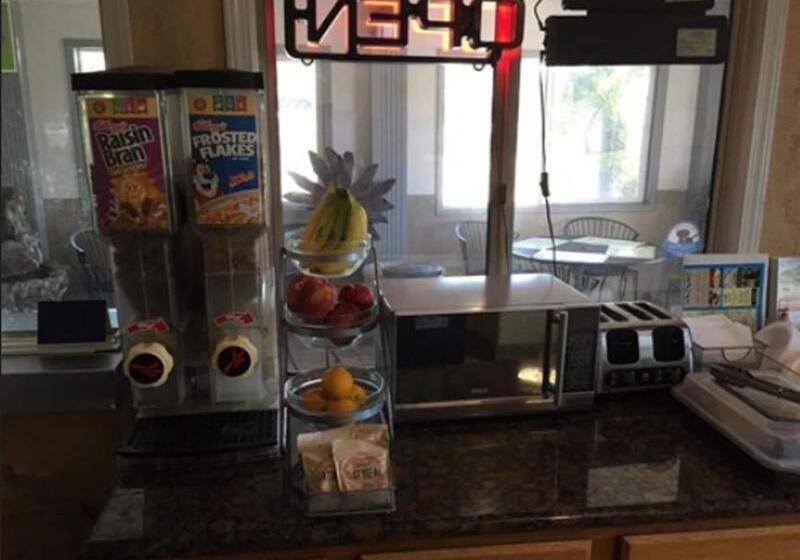 فندق Harbor Inn & Suites Oceanside