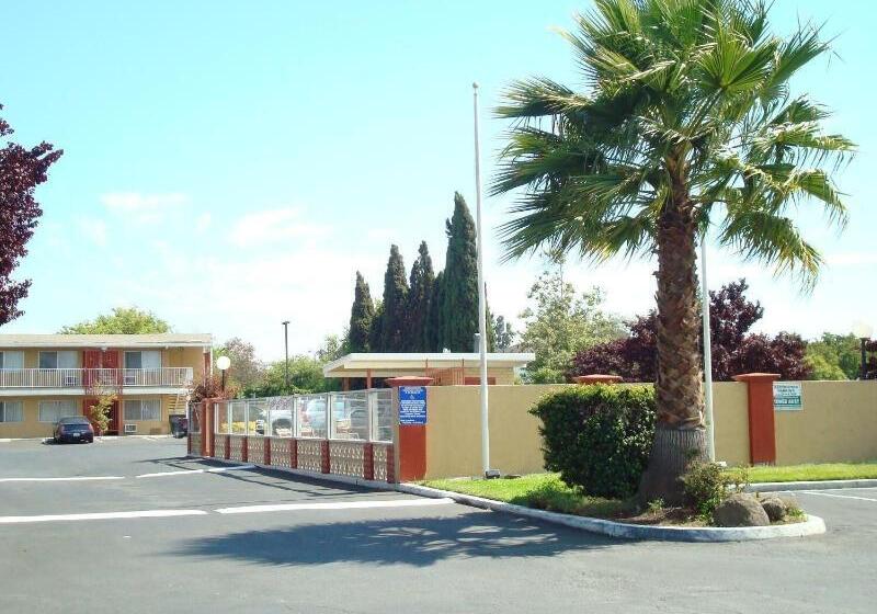 فندق Heritage Inn