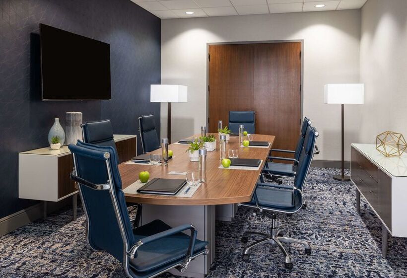 בית מלון כפרי Hilton Houston North