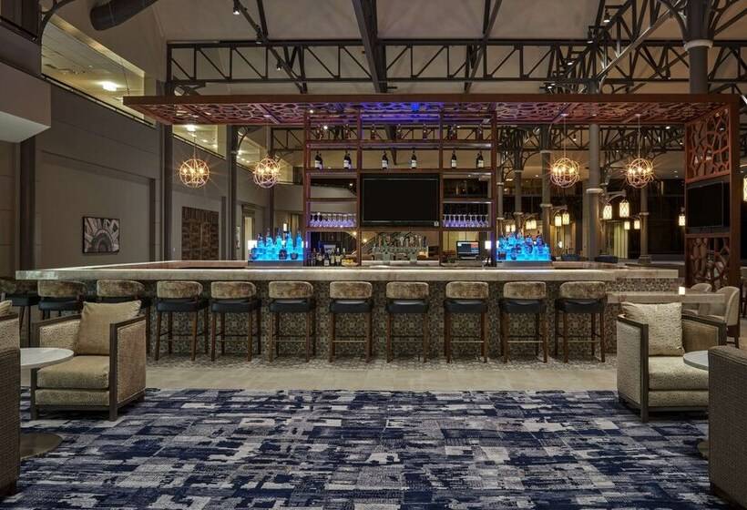 בית מלון כפרי Hilton Houston North