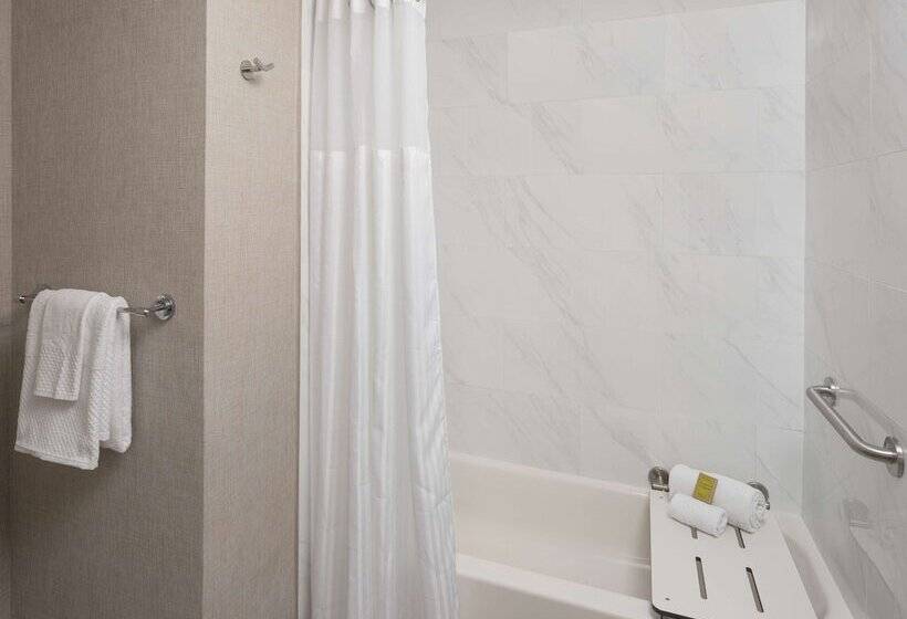 בית מלון כפרי Hilton Houston North