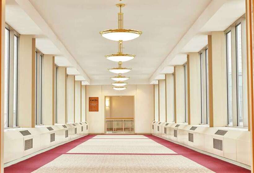 هتل Hilton Milwaukee