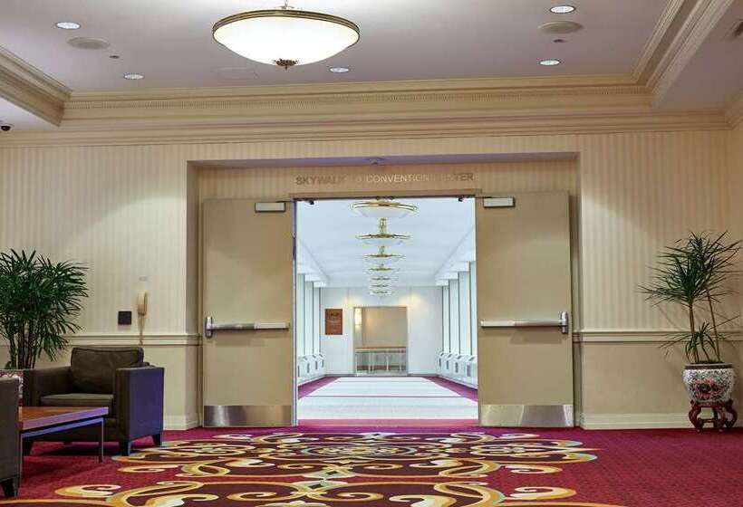 酒店 Hilton Milwaukee