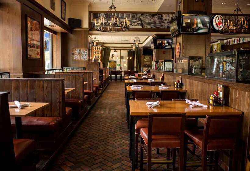 酒店 Hilton Milwaukee