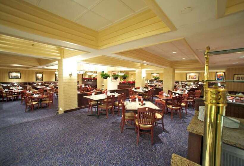 هتل Hilton Milwaukee