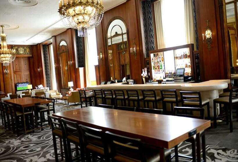 酒店 Hilton Milwaukee