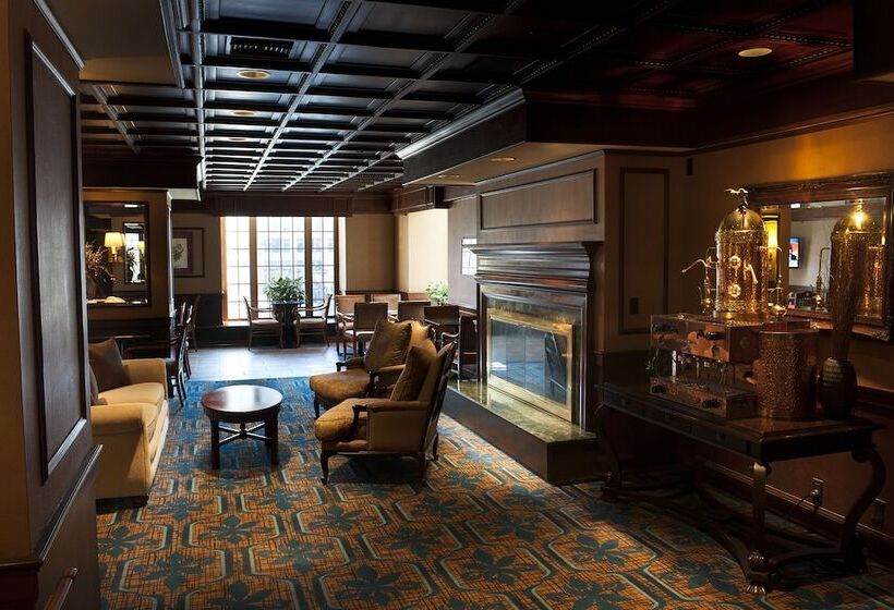 هتل Hilton Milwaukee