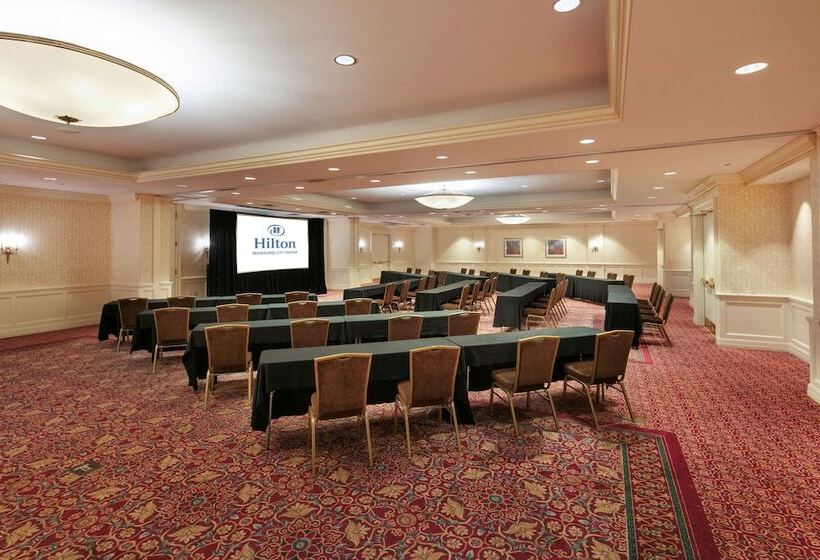 酒店 Hilton Milwaukee
