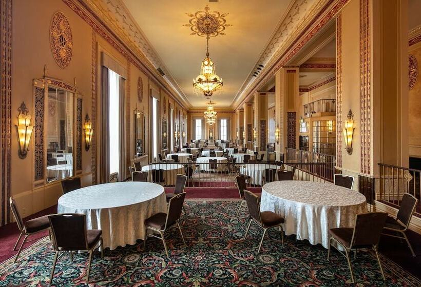 酒店 Hilton Milwaukee