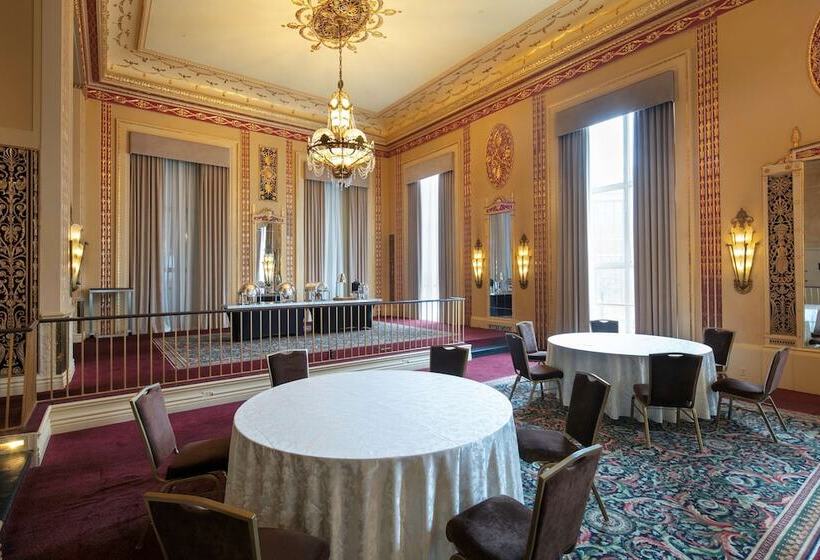 酒店 Hilton Milwaukee