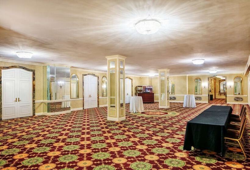 酒店 Hilton Milwaukee