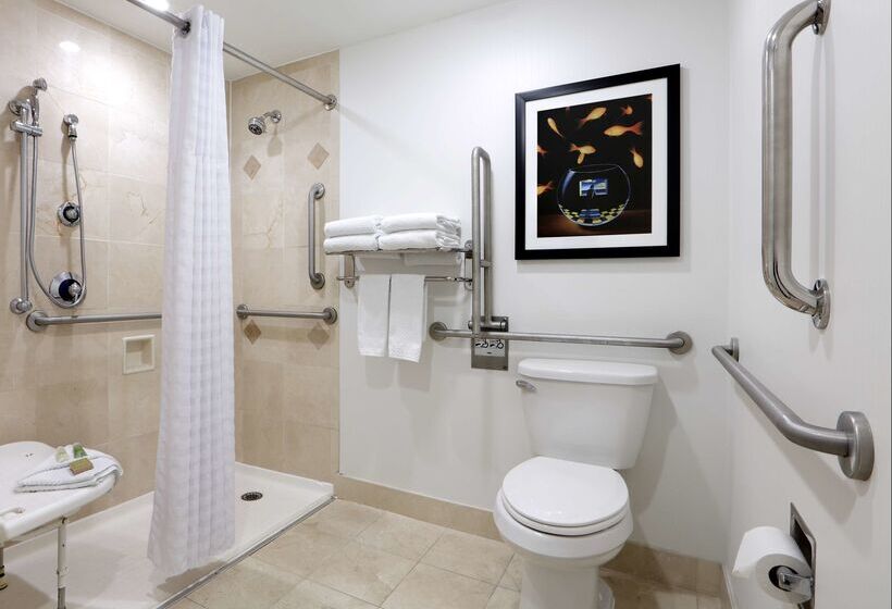 هتل Hilton Mystic