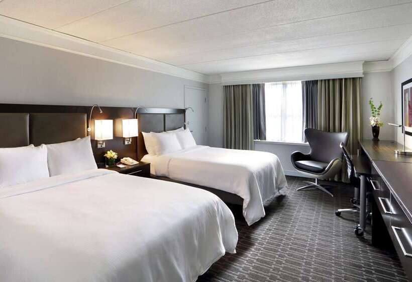 هتل Hilton Mystic