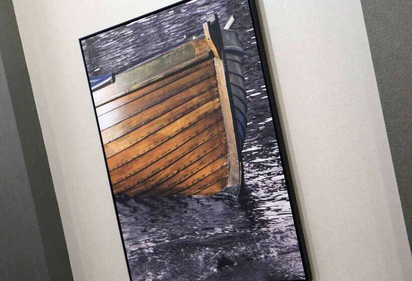 هتل Hilton Mystic