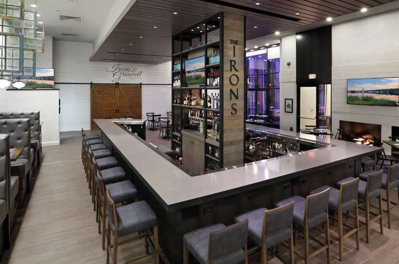 هتل Hilton Mystic