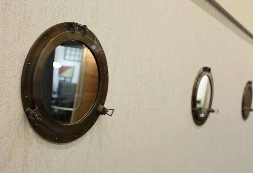 هتل Hilton Mystic