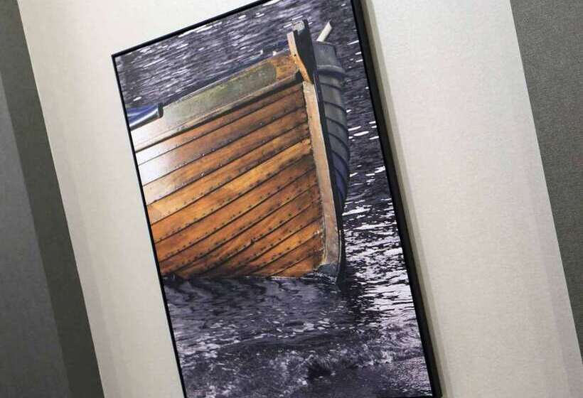 هتل Hilton Mystic