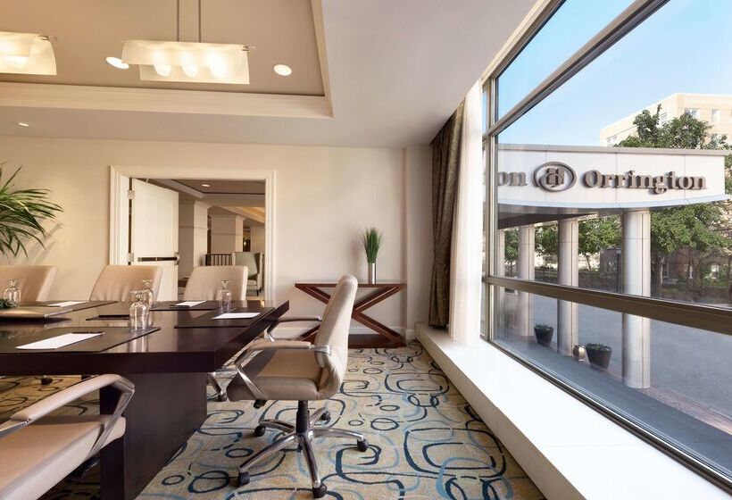 هتل Hilton Orrington / Evanston