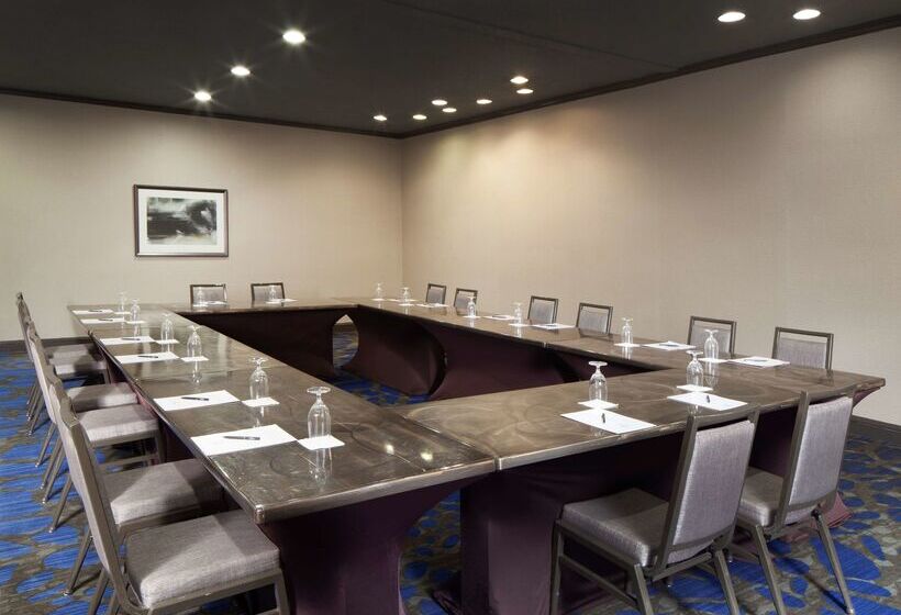 בית מלון כפרי Hilton Parsippany