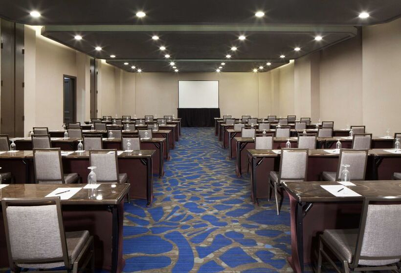 בית מלון כפרי Hilton Parsippany