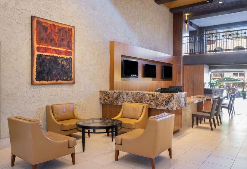 هتل Hilton Phoenix Resort At The Peak