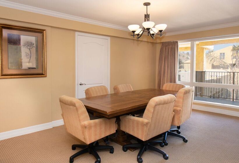 هتل Hilton Phoenix Resort At The Peak