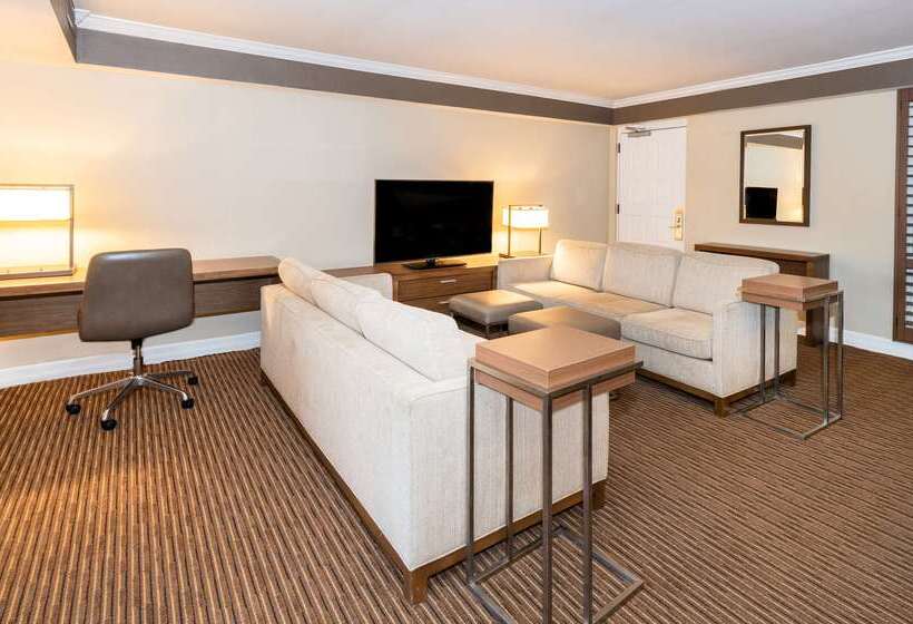 هتل Hilton Phoenix Resort At The Peak