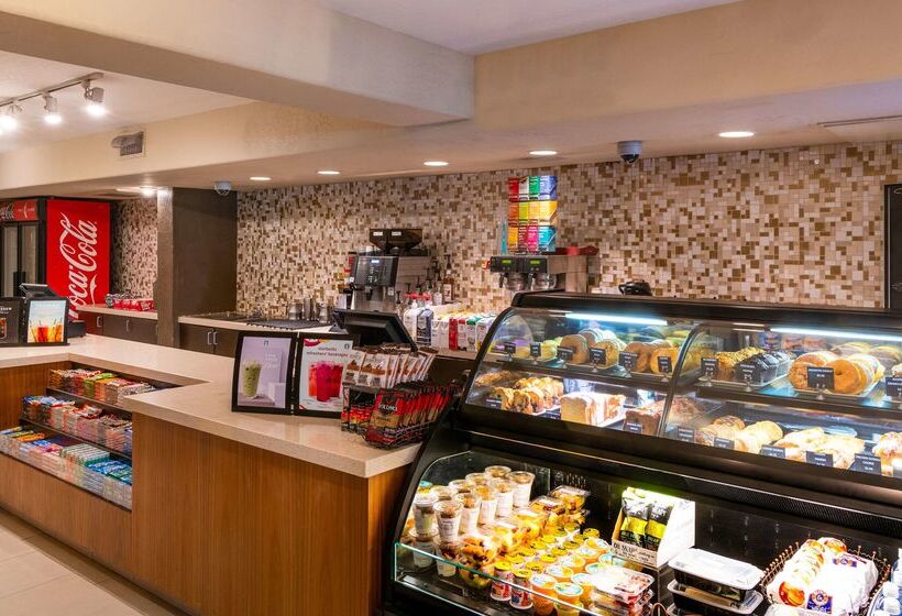 هتل Hilton Phoenix Resort At The Peak