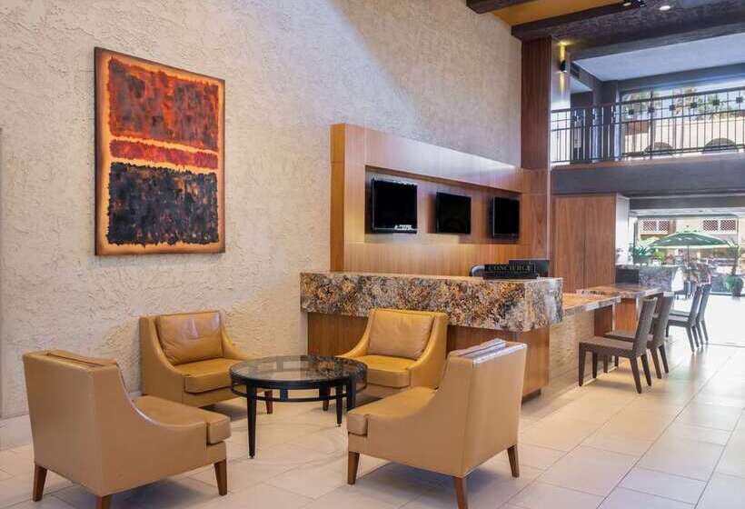 هتل Hilton Phoenix Resort At The Peak