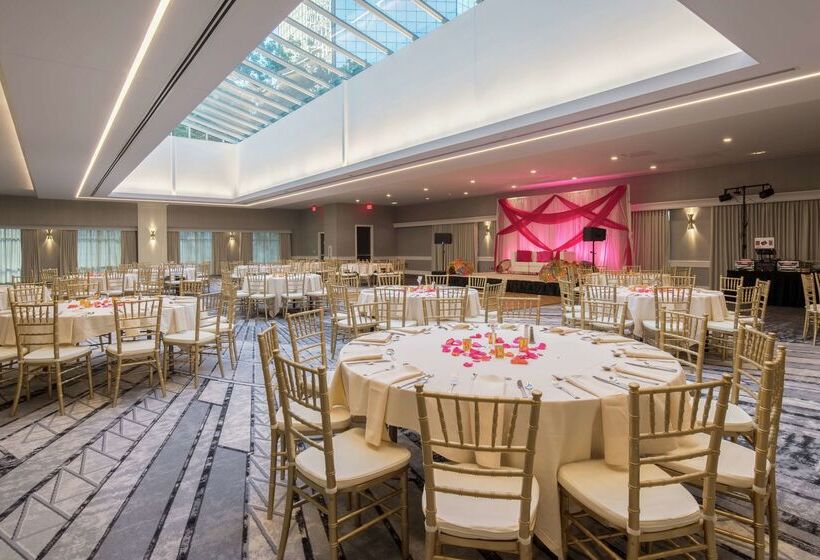 Отель Hilton Portland Downtown