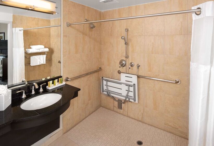 هتل Hilton San Diego Airport/harbor Island