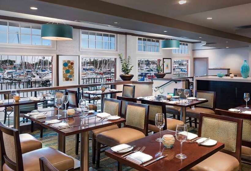هتل Hilton San Diego Airport/harbor Island