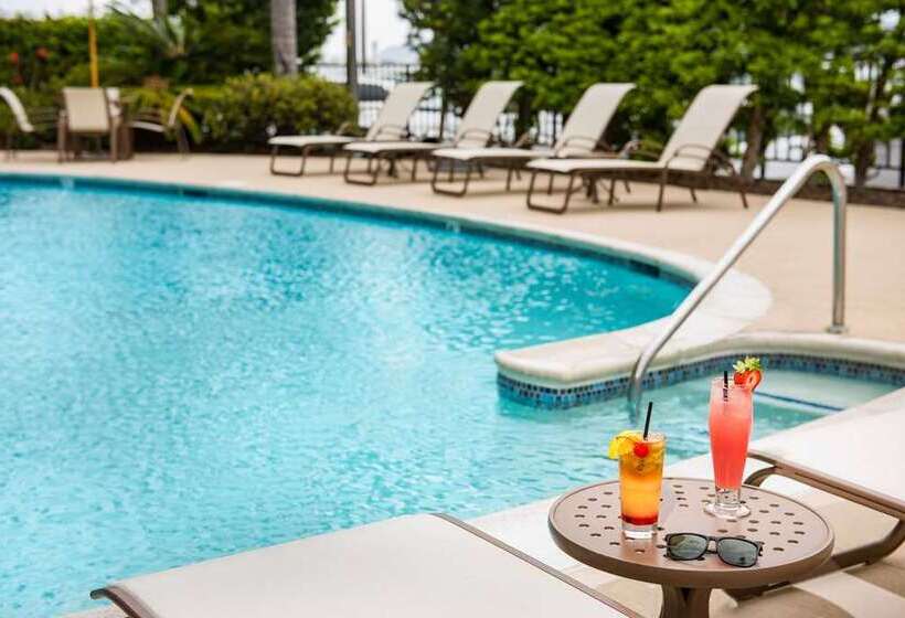 هتل Hilton San Diego Airport/harbor Island