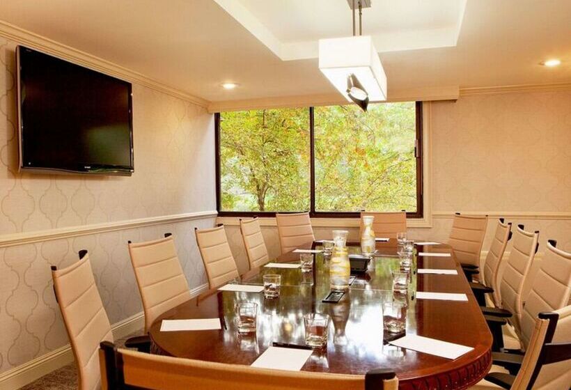 فندق Hilton Woodcliff Lake