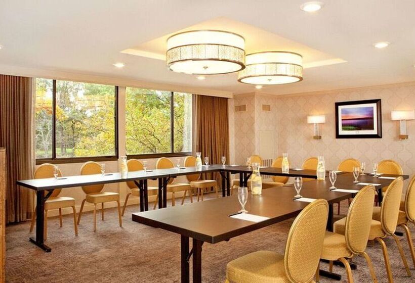 فندق Hilton Woodcliff Lake