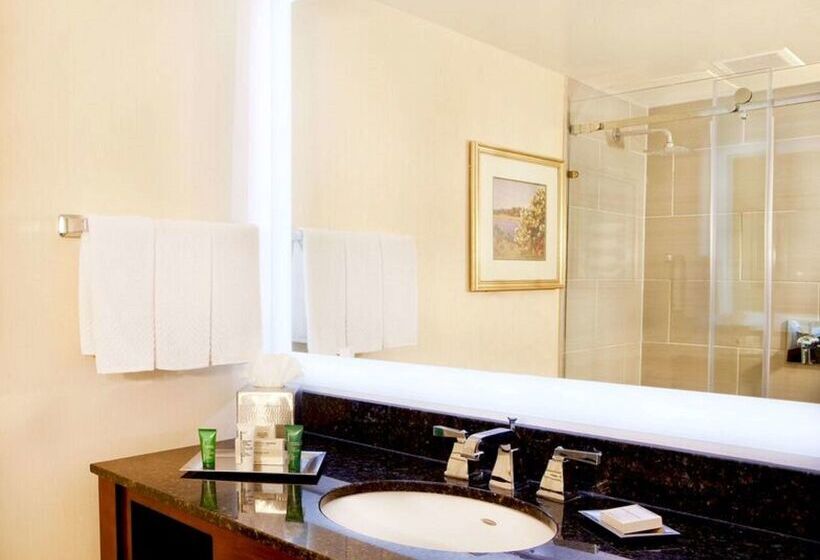 فندق Hilton Woodcliff Lake