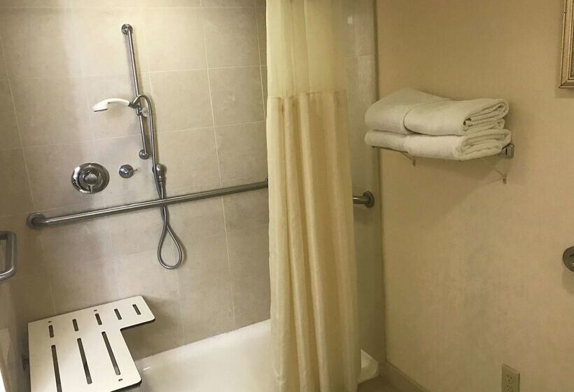 فندق Hilton Woodcliff Lake