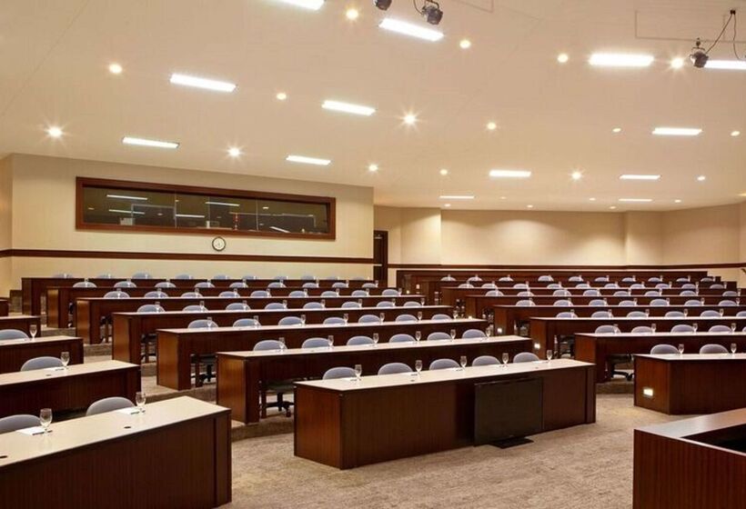 فندق Hilton Woodcliff Lake