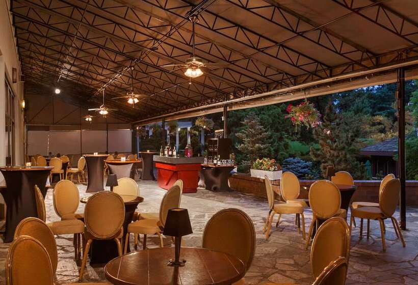 فندق Hilton Woodcliff Lake