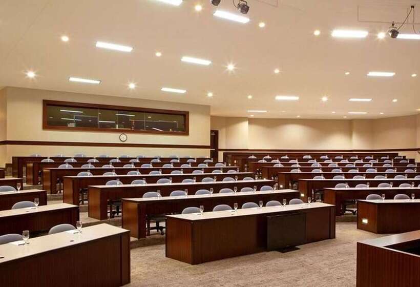 فندق Hilton Woodcliff Lake