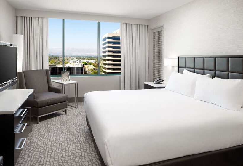 فندق Hilton Woodland Hills / Los Angeles