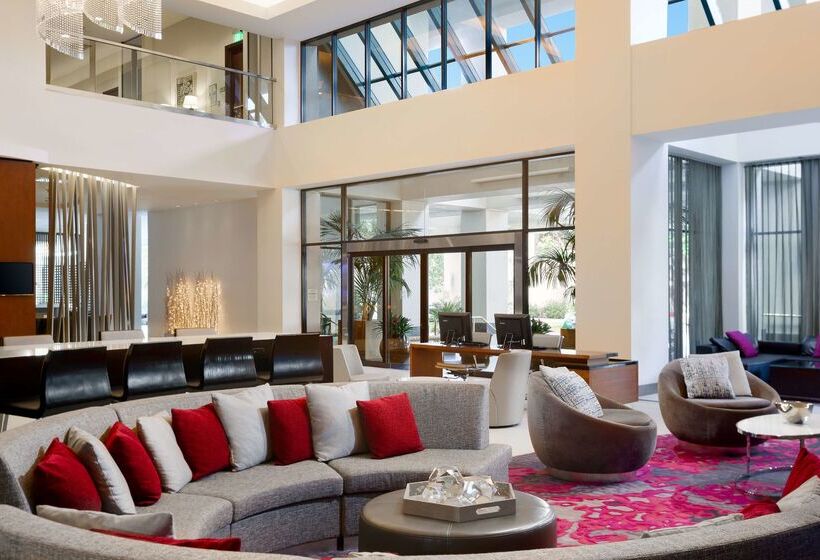 فندق Hilton Woodland Hills / Los Angeles