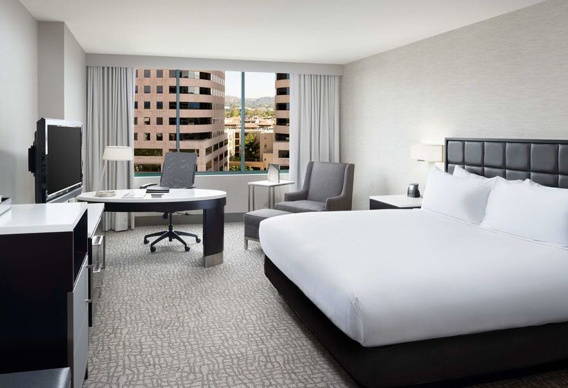 فندق Hilton Woodland Hills / Los Angeles