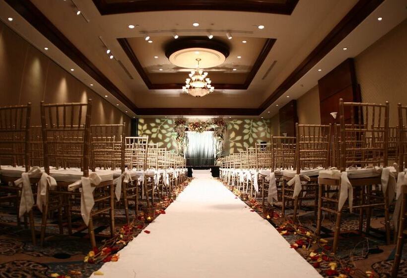 فندق Hilton Woodland Hills / Los Angeles