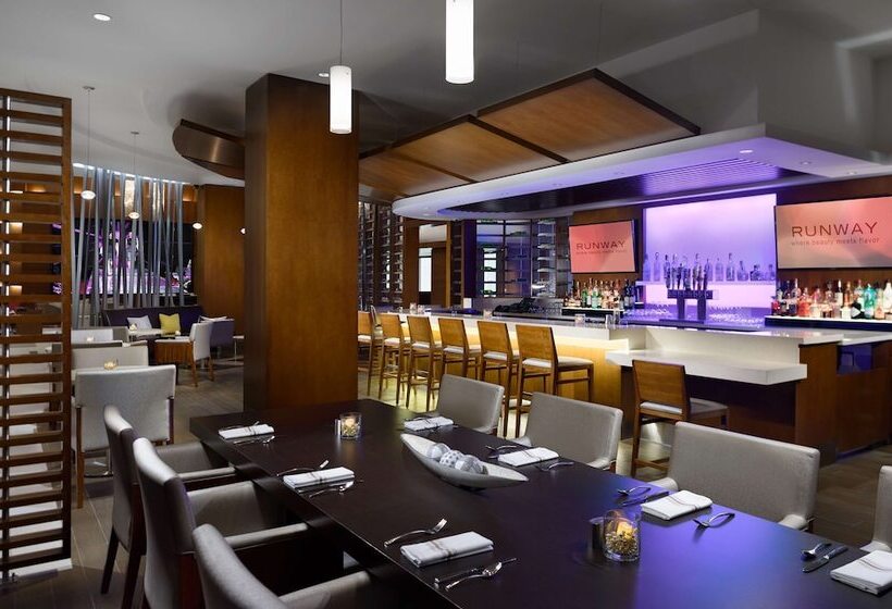 فندق Hilton Woodland Hills / Los Angeles