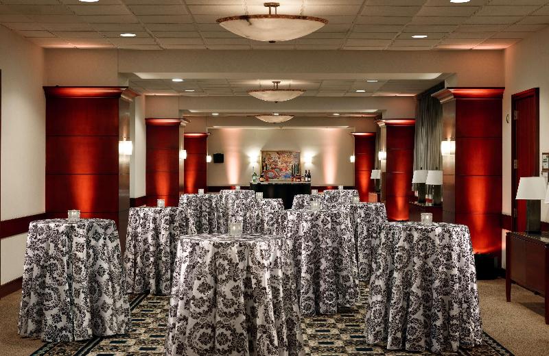 فندق Hilton Woodland Hills / Los Angeles