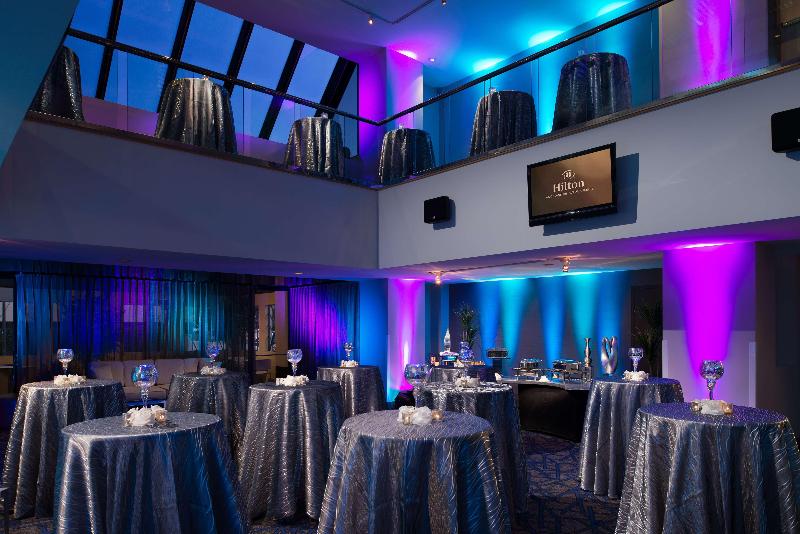 فندق Hilton Woodland Hills / Los Angeles