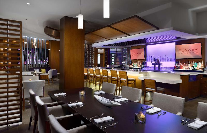 فندق Hilton Woodland Hills / Los Angeles