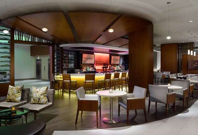 فندق Hilton Woodland Hills / Los Angeles